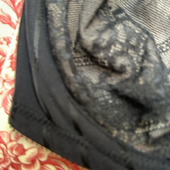 Felina Black Lace underwire bra 36F - Picture 5 of 9